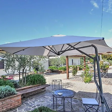 Sleeps 2 Pool Air Con Wifi
